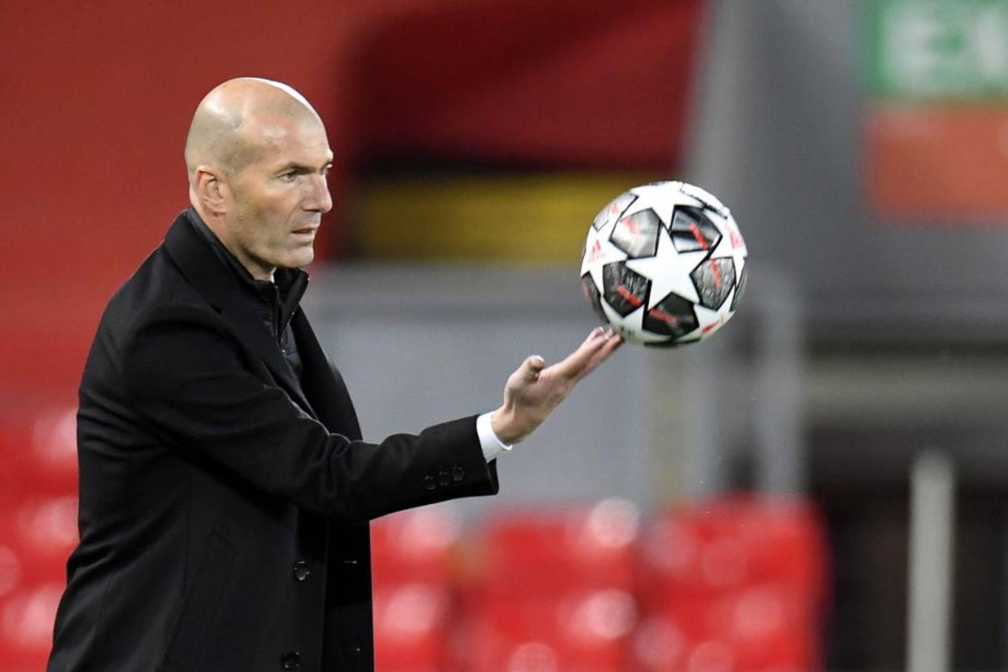 Zinedine Zidane, durante un partido con el Real Madrid
