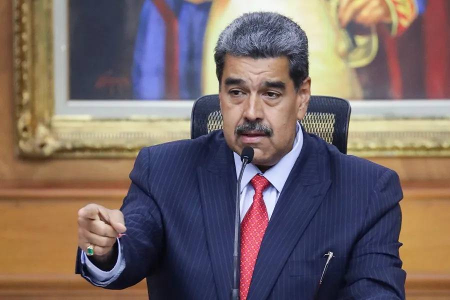 Nicolás Maduro emite una orden de captura contra Edmundo González y ofrece 100.000 dólares