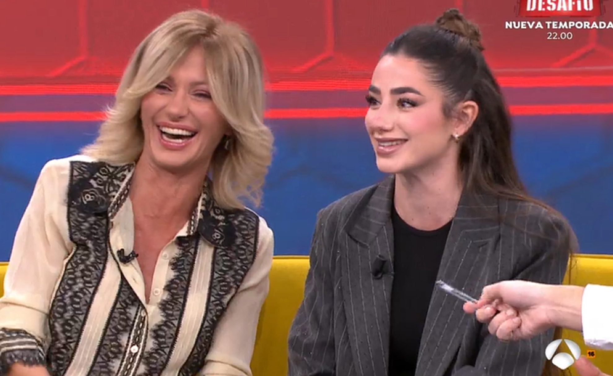 El momento fan de Susanna Griso que sorprende a Lola Lolita en pleno directo: "Me vais a disculpar"