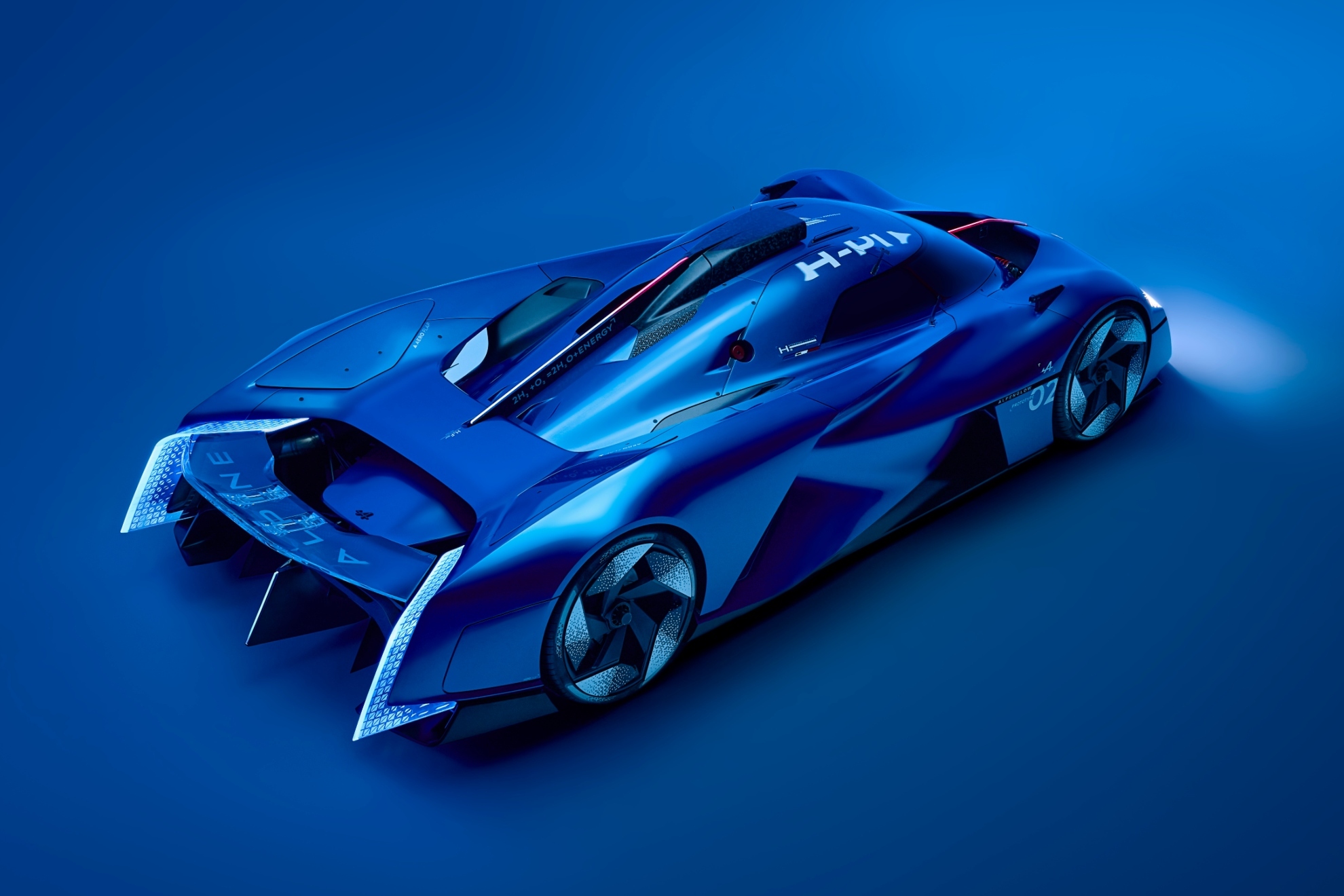 Este concept equipa un motor de hidrógeno, pero De Meo apuntó hacia otra dirección.