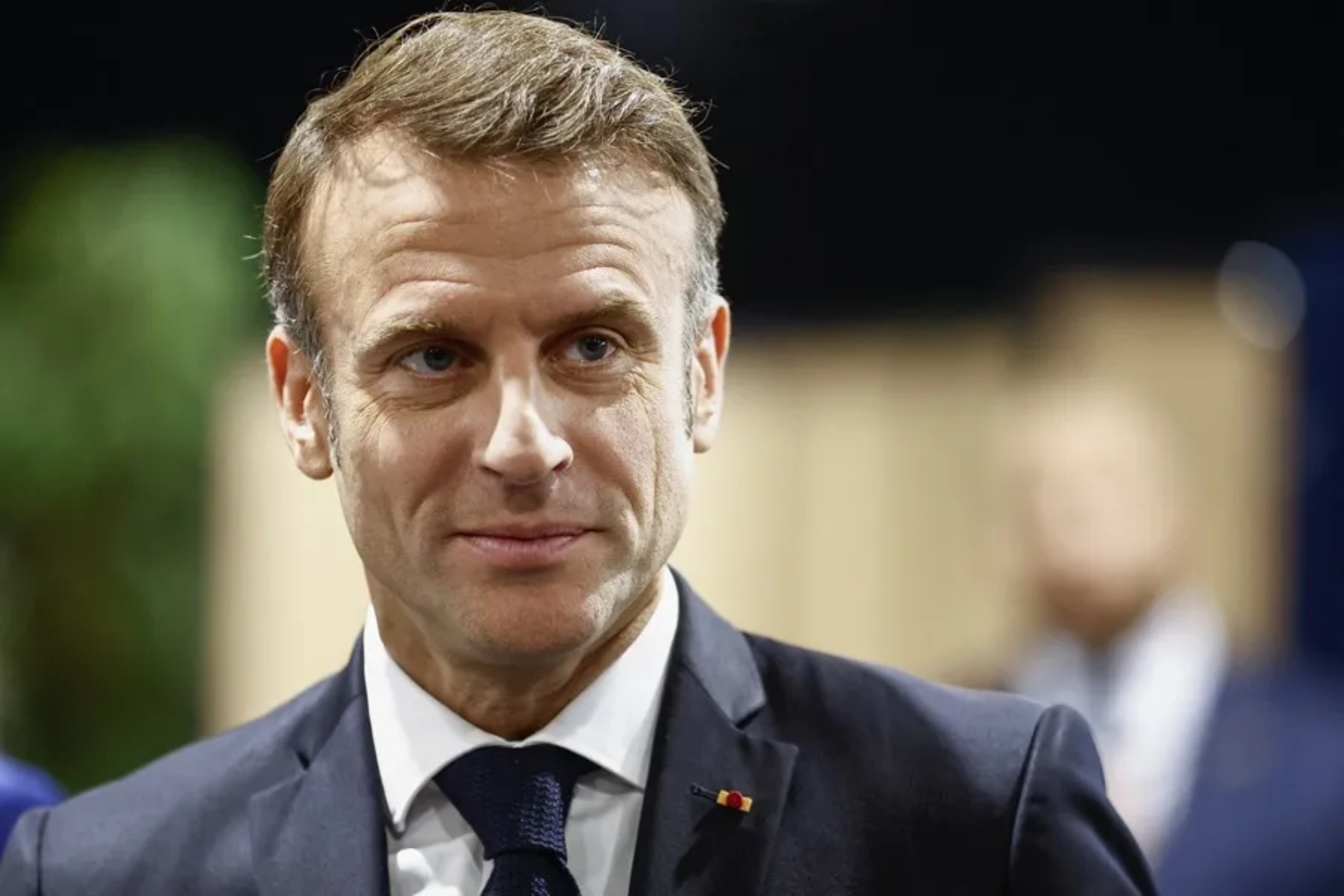Francia no duda ante la posibilidad de una guerra: los ciudadanos piden la 'mili' y Macron no lo ve una opci