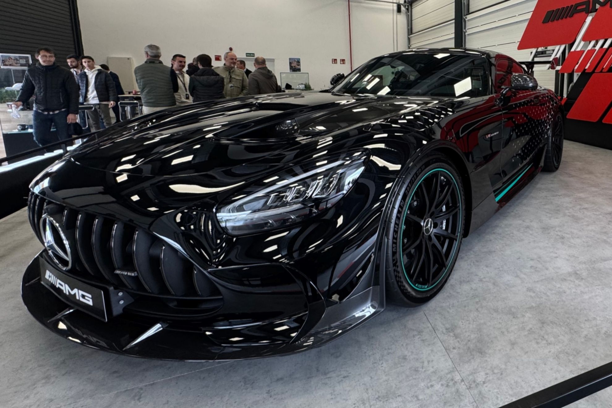 El P One Edition es el Black Series m