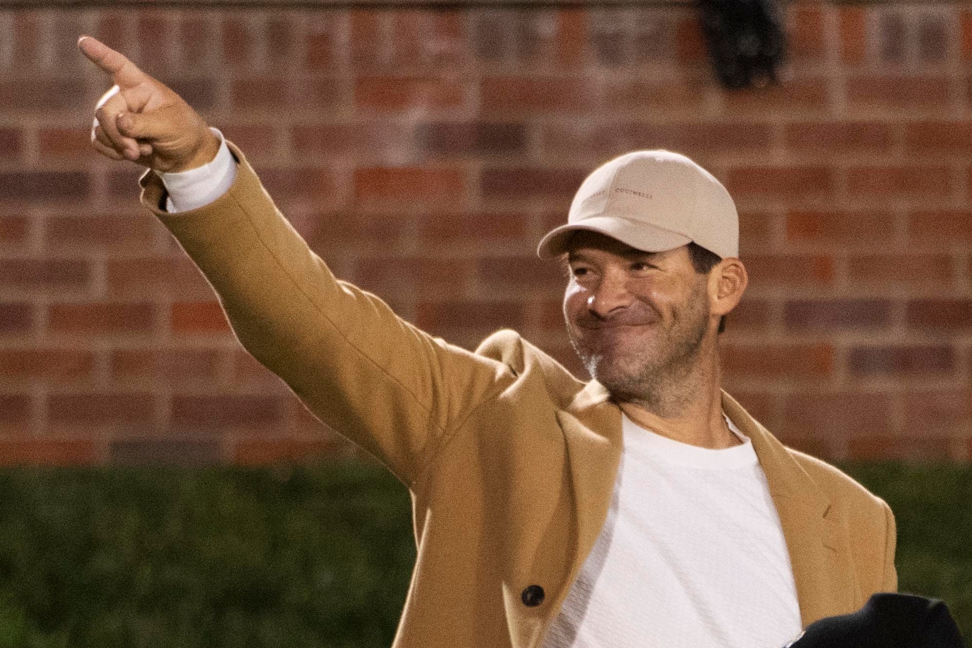 Tony Romo saves Jerry Jones by taking the blame for the team ...