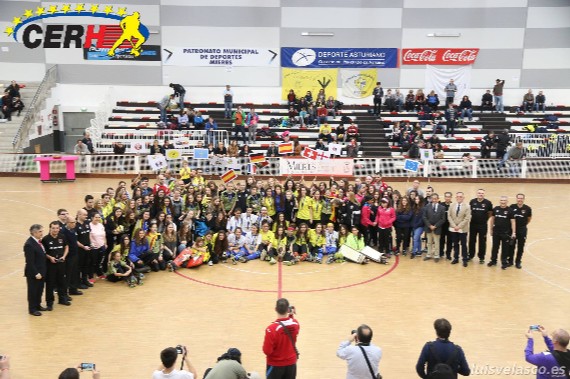 Foto de familia del Campeonato. Fotos y vídeo de Luis Velasco.