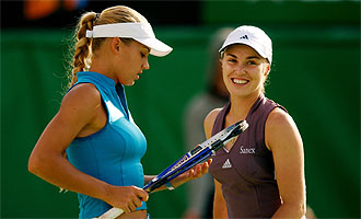 Anna Kournikova y Martina Hingis, en el Open de Australia en el 2002.