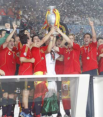 Espaa celebrando su triunfo en la Eurocopa