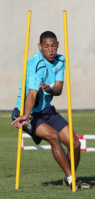 Adriano durante una sesin de entrenamiento con el Mlaga