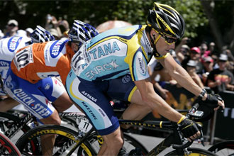 Lance Arsmtrong disputa la ltima etapa del Tour Down Under.