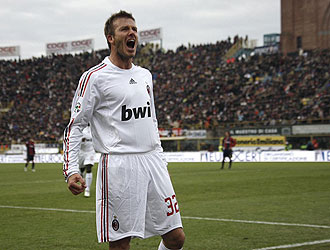 David Beckham celebra el gol que marc el domingo ante el Bolonia