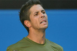 Verdasco se lamenta durante un partido del Open de Australia.