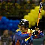 Hugo Chvez, jugando al bisbol