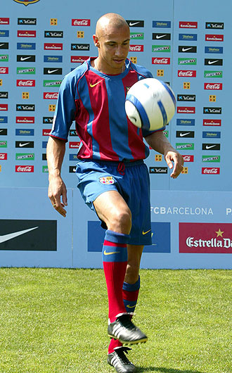 Henrik Larsson en su presentacin como jugador del Barcelona