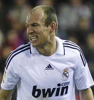 Robben se duele tras un lance del juego en el Numancia-Real Madrid del pasado sábado en Los Pajaritos