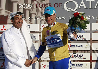 Tom Boonen, en el podio tras una jornada de la Vuelta a Qatar 2009