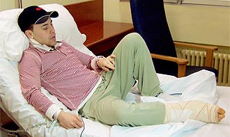 Efrn Vzquez se recupera de sus lesiones en un hospital bilbano.