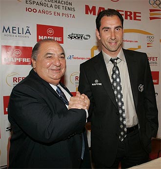 Pedro Muoz y Albert Costa en Barcelona, donde el capitn de Copa Davis dio su primera lista de convocados.