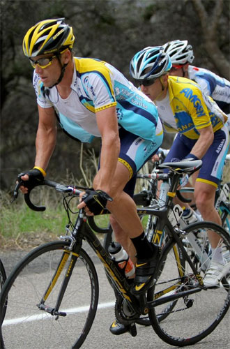 Armstrong escolta a Leipheimer en el Tour de California.