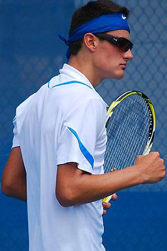 Bernard Tomic durante un partido en el Open de Australia 2009.