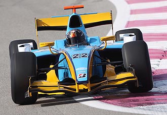 Davide Valsecchi pilota el monoplaza del equipo Durango en el circuito Paul Ricard.