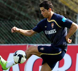 Cristiano Ronaldo, durante un entrenamiento de Portugal.