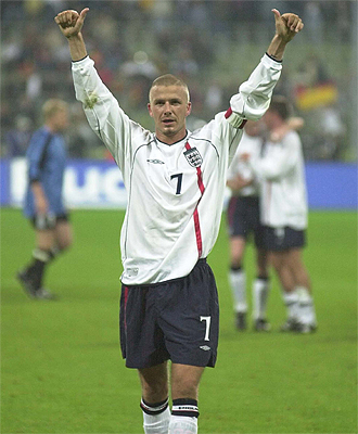 David Beckham celebra la clasificación de Inglaterra para el Mundial de Corea y Japón (2002)
