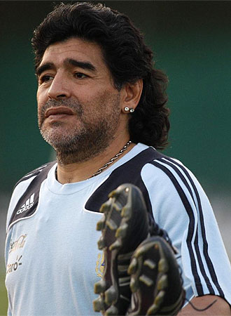 Maradona durante un entrenamiento con Argentina