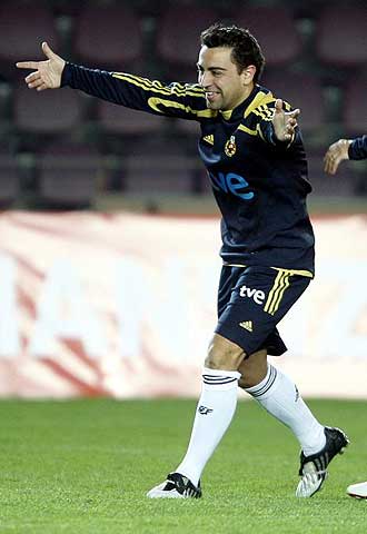 Xavi, durante el entrenamiento de la selección en el escenario del choque ante Turquía.