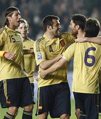 Los jugadores de España celebran un gol ante Turquía.