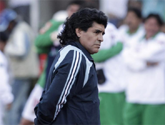 Cara de poema de Maradona tras uno de los seis goles recibidos