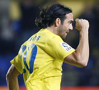 Fuentes celebra un gol esta temporada con el Villarreal.