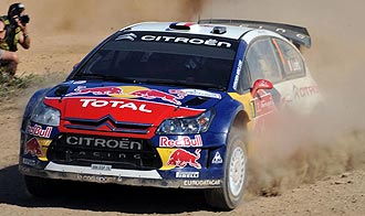 Loeb pilota su Citron en el Rally de Portugal.