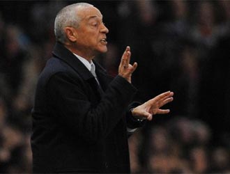 El entrenador del Oporto da rdenes en Old Trafford