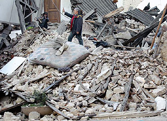 Escombros tras el terremoto