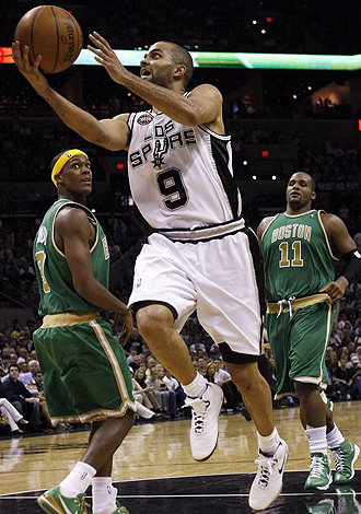 Tony Parker jugando con los Spurs
