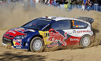 Sordo traza una curva en el Rally de Portugal