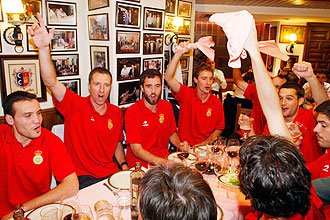 Los jugadores del Real Unin celebran la eliminacin del Real Madrid en la Copa del Rey