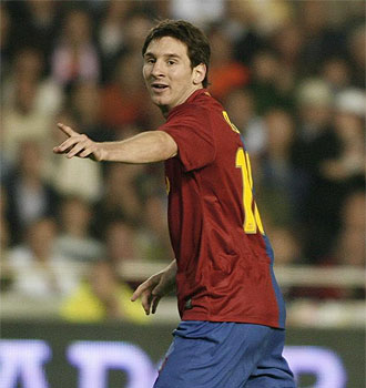 Messi celebra su gol en Mestalla.