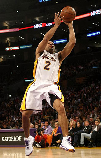 Derek Fisher jugando con los Lakers en 'playoffs'