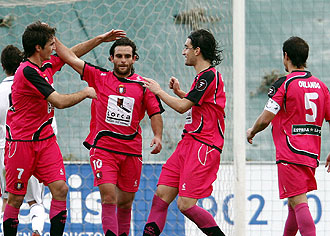 Los jugadores de Lorca tras celebrar un gol