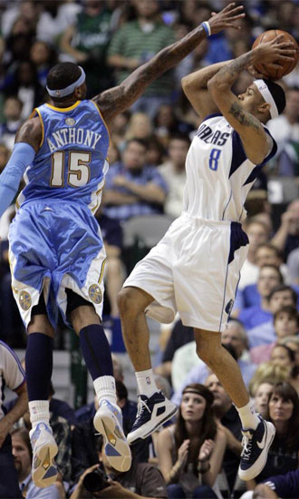 Gerald Green (Dallas Mavericks) ante Carmelo Anthony (Denver Nuggets).