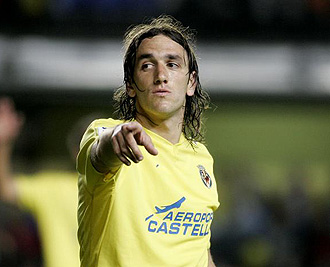 Gonzalo Rodrguez durante un partido con el Villarreal