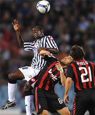 Partido entre el Udinese y el Milan.