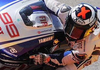Jorge Lorenzo, en accin sobre su Yamaha en los entrenamientos de Mugello.