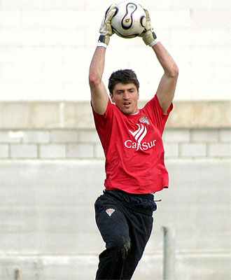 David Valle, durante un entrenamiento con el Córdoba