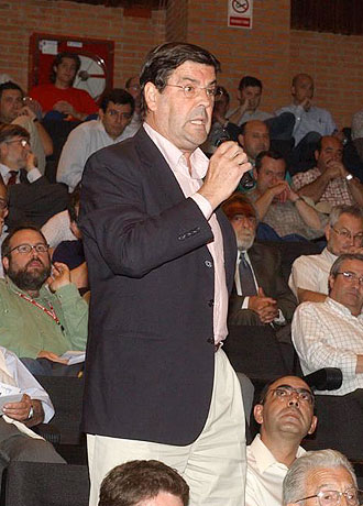 El ex presidente Rafael Candel durante su intervencin en la asamblea del club manchego de hace cuatro aos