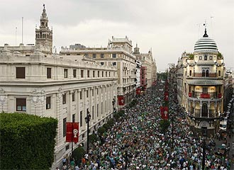 Impresionante imagen de la manifestacin antiLopera del pasado lunes en Sevilla.