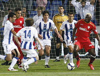 El Recre durante un partido con el Sevilla