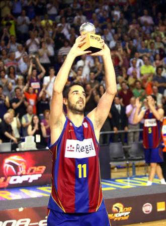 Juan Carlos Navarro celebra el ttulo de campen de la Liga ACB.