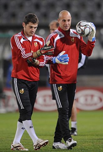 Iker Casillas y Reina, durante un entrenamiento.