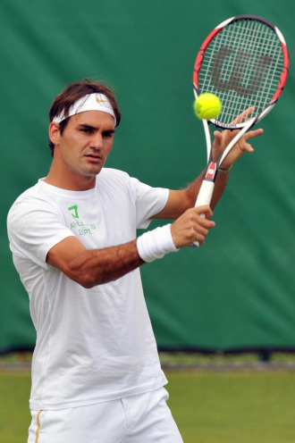 Roger Federer durante un entrenamiento en Wimbledon.